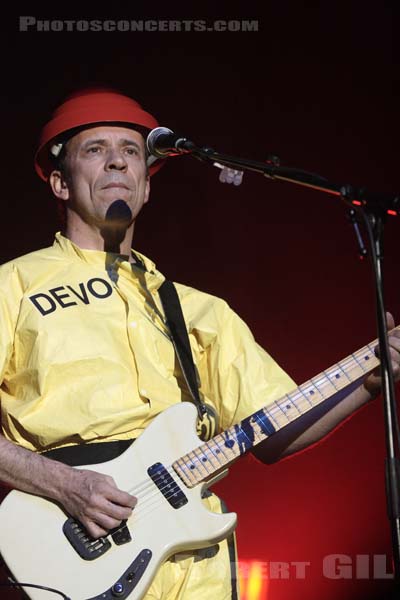 DEVO - 2008-06-03 - PARIS - Espace Charlie Parker - Grande Halle - 